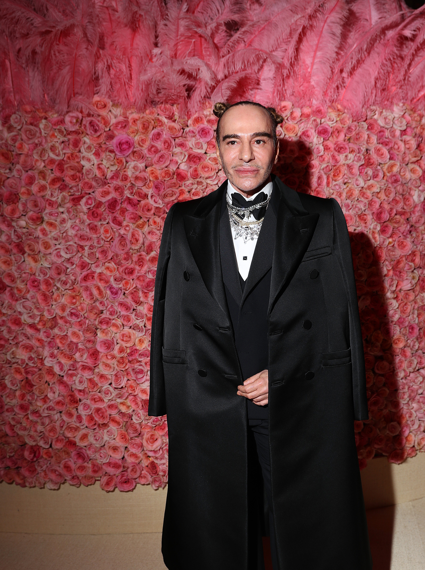 Джон Гальяно стал темой Met Gala 2027: какой будет выставка о легендарном дизайнере